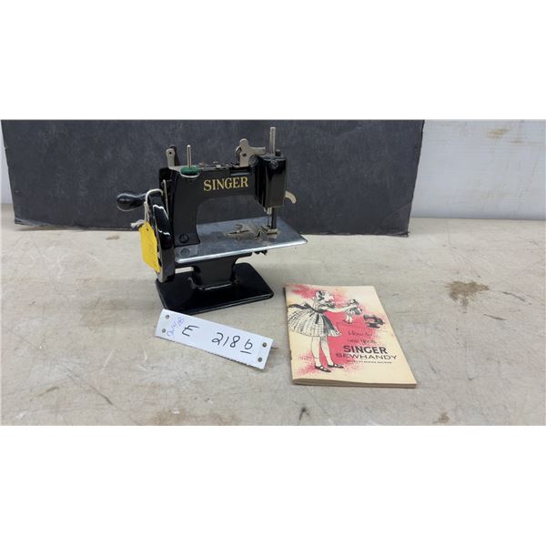Vintage Singer Model 20 Sewhandy Miniature Hand-Crank Sewing Machine with Instruction Booklet