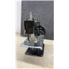 Image 3 : Vintage Singer Model 20 Sewhandy Miniature Hand-Crank Sewing Machine with Instruction Booklet