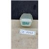 Image 1 : Vintage Pyrex Amish Butterprint Refrigerator Dish with Ribbed Lid