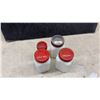 Image 5 : Vintage Hazel-Atlas Dolly Madison Milk Glass Salt and Pepper Shakers with Fruit Decals, 1930s-50s