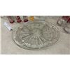 Image 3 : Assorted Glassware Including Anchor Hocking Prescut Relish Tray, Storage Jars, Tumblers and More