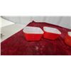 Image 2 : Vintage Pyrex Flameglo Red Refrigerator Dishes with Ribbed Glass Lids, Set of Four, Circa 1940s