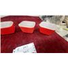 Image 3 : Vintage Pyrex Flameglo Red Refrigerator Dishes with Ribbed Glass Lids, Set of Four, Circa 1940s