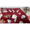 Image 4 : Collection of Miniature Porcelain Thimbles, Delft Clogs, Figurines, Teacups, Trinkets, and More