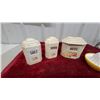 Image 4 : Vintage Mid-Century Ceramic Kitchenware Set: Salt, Pepper, Drips Shakers, Juicer and More
