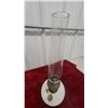 Image 10 : Vintage Aladdin Oil Lamp with White Milk Glass Fount and Clear Glass Chimney
