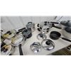 Image 3 : Stainless Steel Cookware Set with Pots, Pans, and Lids