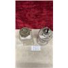 Image 4 : Pair of Antique Clear Pressed Glass Kerosene Oil Lamps, 1 Peanut Glass, with Chimneys and Burners