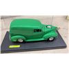 Image 6 : Three 1:18 Scale Die-Cast Ford Sedan Delivery Models, 1940 and 1937, with Display Cases