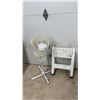 Image 1 : White Pedestal Fan & White 2-Step Stool