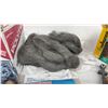 Image 2 : Weather Shield Heavy Duty Foam Tape Weatherstripping 1/2 x 1 x 15"', Steel Wool, Twine