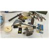 Image 9 : Weather Shield Heavy Duty Foam Tape Weatherstripping 1/2 x 1 x 15"', Steel Wool, Twine