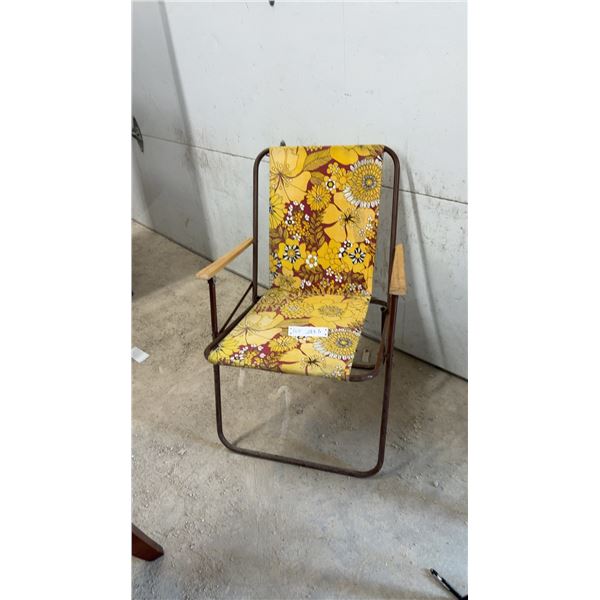 Vintage 1960s-70s Folding Lawn Chair with Tubular Steel Frame and Floral Fabric