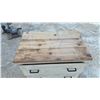 Image 8 : Vintage Painted Wooden Three-Drawer Dresser with Rustic Plank Top and Black Pull Handles