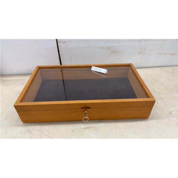 Very Nice Wooden Showcase with Glass Lid, Lock, and Key, 15 x 26"