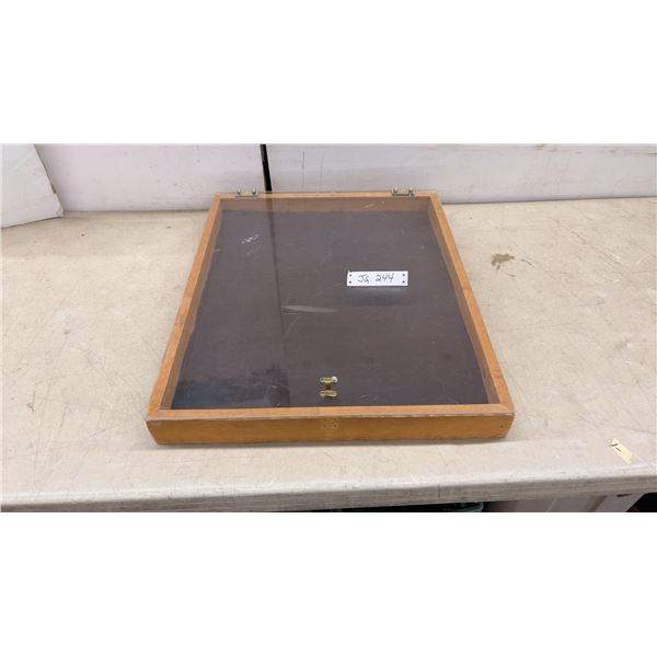 Wooden Showcase with Plexiglass Top, 20 1/4 x 24 3/4"