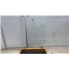 Image 3 : Wooden Showcase with Plexiglass Top, 20 1/4 x 24 3/4"