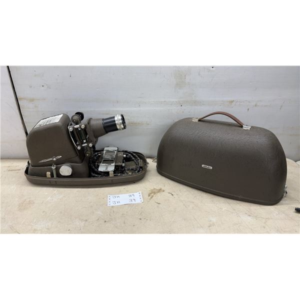 Aldis 100 MM F/3.2 Slide Projector & Case