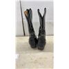 Image 3 : Pair of Black Leather Western Cowboy Boots with Silver Stitching, Sz 8.5