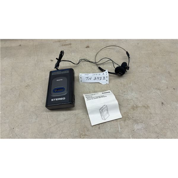 Sanyo MGR72 AM/FM Stereo Radio Cassette Player with Headphones and Instruction Manual