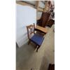 Image 5 : Vintage Lyre-Back Gossip Bench with Blue Striped Upholstered Seat and Side Table