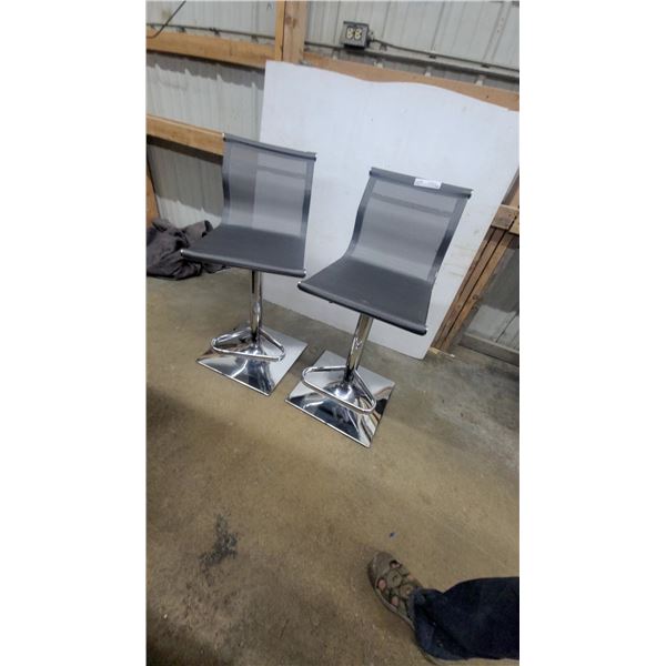 Pair of Modern Adjustable Height Swivel Bar Stools with Grey Mesh Seats and Chrome Bases