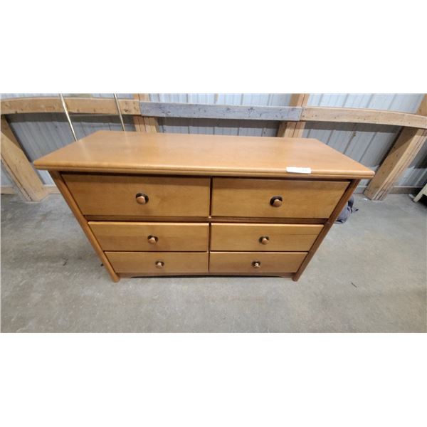 Light Wood Six-Drawer Dresser with Round Knob Pulls 30 x 48 x 18"