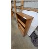 Image 2 : Wooden Three-Shelf Bookcase with Scalloped Top Edge 42 x 30 x 10"