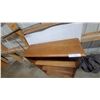 Image 3 : Wooden Three-Shelf Bookcase with Scalloped Top Edge 42 x 30 x 10"