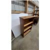 Image 5 : Wooden Three-Shelf Bookcase with Scalloped Top Edge 42 x 30 x 10"