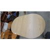 Image 4 : Light Oak Oval Dining Table and Tapered Legs 30 x 59 x 35" and 4 Chairs