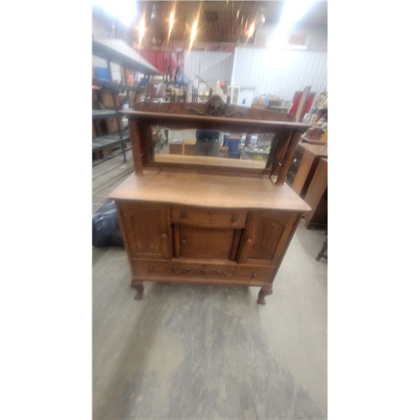 Antique Golden Oak Quartersawn Sideboard Buffet with Mirror, Carved Crest, Late 19th Century