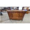 Image 4 : Antique Mission Style Quarter-Sawn Oak Sideboard with Mirror Hutch Top 54 x 54 x 22"