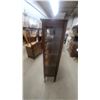 Image 5 : Antique Early 20th Century Quarter-Sawn Oak Glass Door Display Cabinet with Casters 58 x 37 x 13"