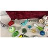 Image 9 : Decorative Glass Vegetables, Bird Figurines, Floral Ceramic Bath Set, Angel Statue and More