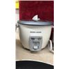Image 2 : Frying Pans, Mixing Bowls, Black & Decker Rice Cooker, BraunYogurt Maker and More