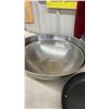 Image 8 : Frying Pans, Mixing Bowls, Black & Decker Rice Cooker, BraunYogurt Maker and More