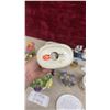 Image 10 : Porcelain Floral Baskets, Figurines, Ceramic Parrot, Fruit Basket, Trinket Box and More - 3 Broken