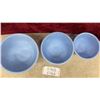 Image 5 : Set of Three Jeannette Glass Delphite Blue Ribbed Nesting Mixing Bowls, Late 1930s