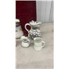 Image 5 : Assorted Ceramic Pitchers, Creamers, Gravy Boat, Gold-Trimmed Floral and More