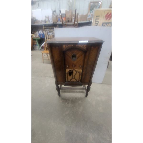 Wetinghouse Antique Wooden Console Radio Cabinet With Ornate Carved Details, Late 1920s-Early 1930s