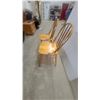 Image 4 : Pair of Wooden Bow-Back Windsor Dining Chairs with Spindle Back and Turned Legs