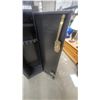 Image 6 : Homak Metal Black Textured 5-Gun Security Cabinet with Two Key Locks and Interior Shelf