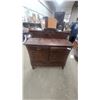 Image 1 : Antique Late Victorian Quartersawn Oak Sideboard with Carved Shell and Foliate Backboard