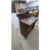 Image 6 : Antique Late Victorian Quartersawn Oak Sideboard with Carved Shell and Foliate Backboard