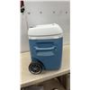 Image 2 : Igloo MaxCold Premium 58L (62 Quart) Wheeled Cooler with Ultratherm Insulated Lid