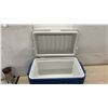 Image 2 : Coleman PolyLite 40 Cooler with White Lid and Blue Body