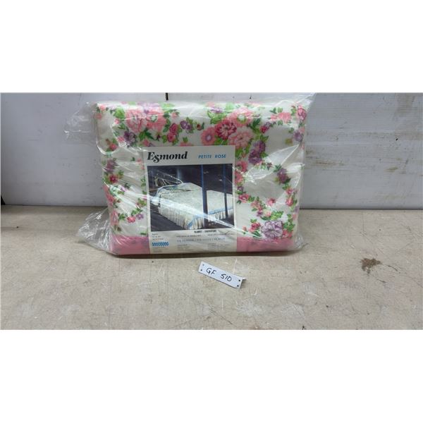 Esmond Petite Rose Floral Blanket, 72 x 84", Polyester/Viscose/Nylon Blend