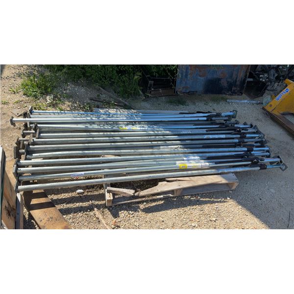 Pallet Lot: 20 Load Restraint Cargo Bars with Adjustable Lever-Lock and Rubber Padded Ends