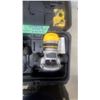 Image 2 : DeWalt DW616PKR 1 3/4 HP Fixed-Base/Plunge-Base Router Combo Kit with Case Missing Collet Nut